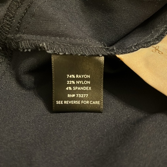 Simply Vera Cropped Dress Pants- Navy - Size 1X -Worn Once. Excellent condition. - Picture 5 of 6